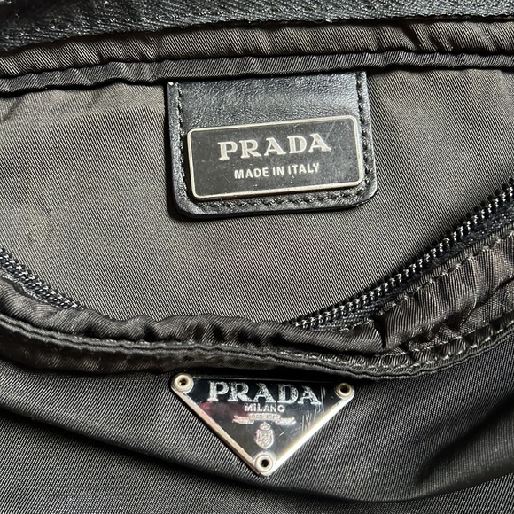 Impecable Prada Tessuto Nylon Crossbody - Picture 11 of 16